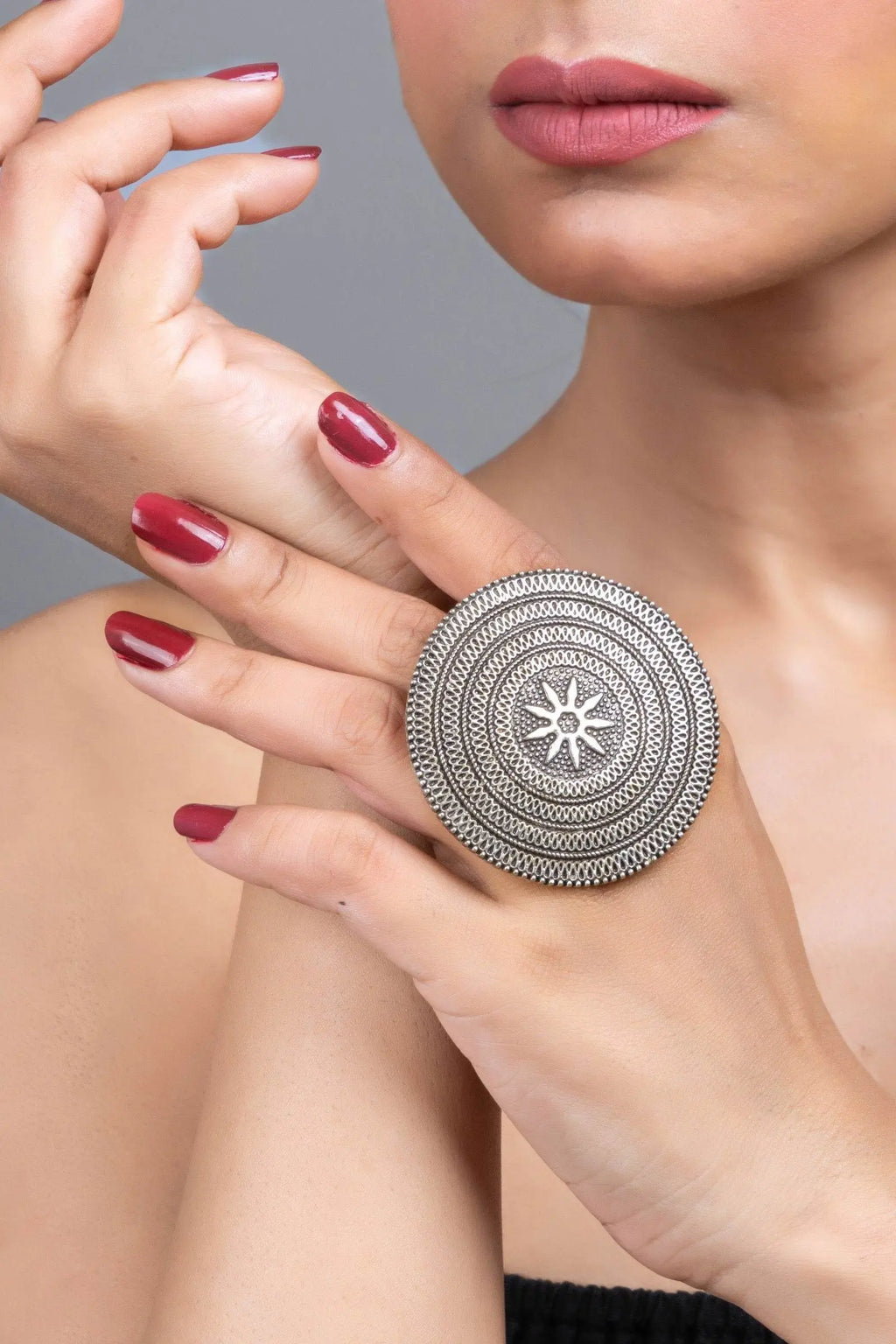 German Silver Jumbo Floral Finger Ring - Unique Round Design, Durable & Elegant Accessory - Lookandadorn.com