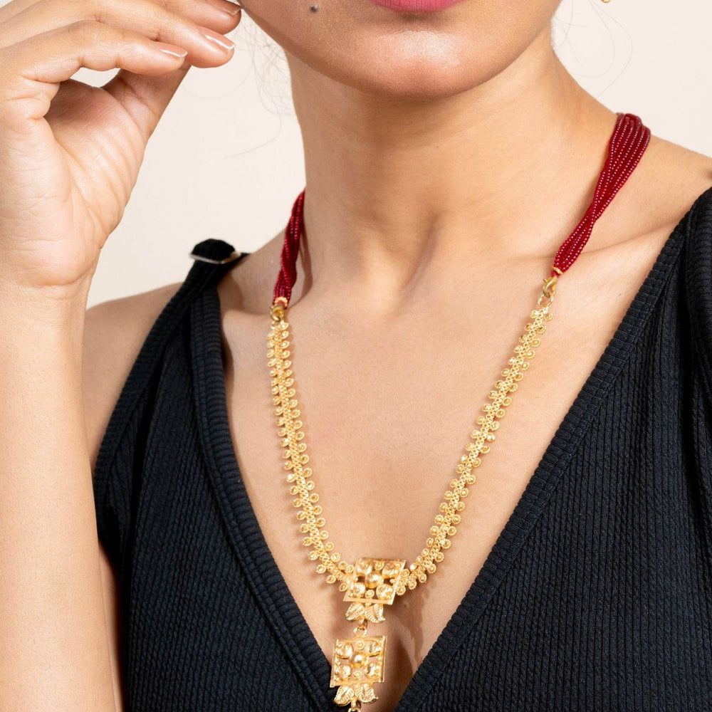 Gold Plated Floral Necklace with Matching Stud Earrings Jewelry Set, Exquisite Jewelry for All Occasions - Lookandadorn.com