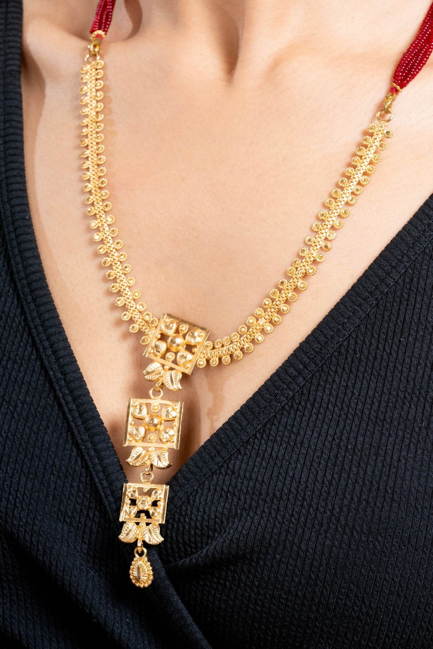 Gold Plated Floral Necklace with Matching Stud Earrings Jewelry Set, Exquisite Jewelry for All Occasions - Lookandadorn.com