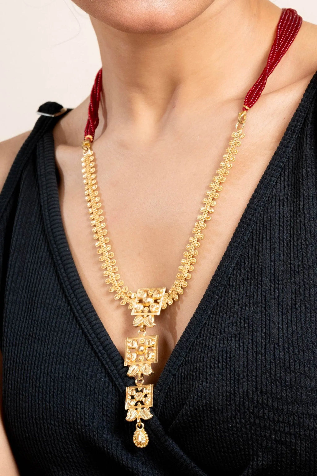Gold Plated Floral Necklace with Matching Stud Earrings Jewelry Set, Exquisite Jewelry for All Occasions - Lookandadorn.com