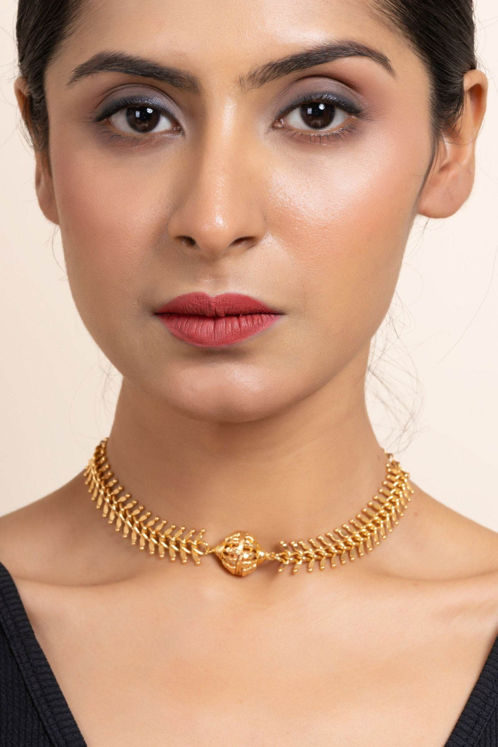 Gold Plated Fish Bone Choker Necklace with Unique Focal Bead - Exquisite Jewelry - Lookandadorn.com
