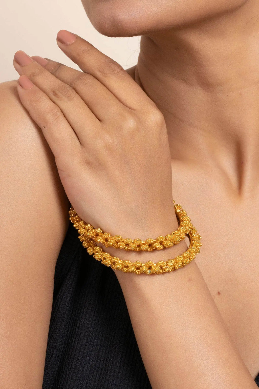 Gold Plated Floral Bangle Set of 2 – Exquisite Copper Jewelry for All Occasions - Lookandadorn.com