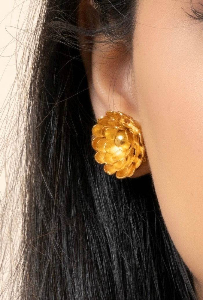 Gold Plated Floral Cutwork Stud Earrings - Exquisite Copper Jewelry for All Occasions - Lookandadorn.com