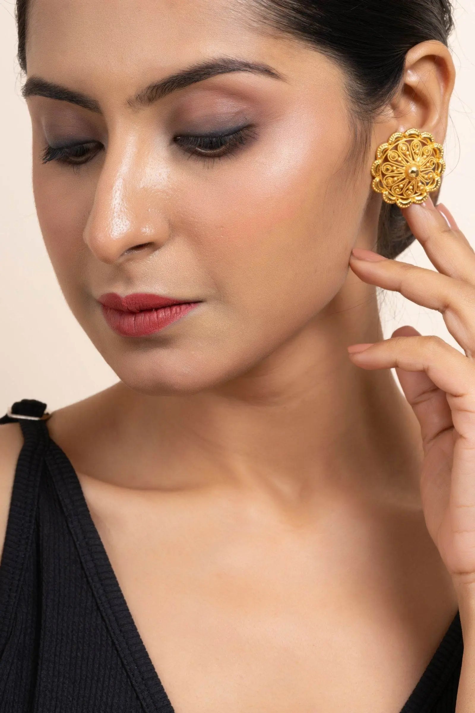 Gold Plated Floral Cutwork Stud Earrings - Exquisite Jewelry for All Occasions - Lookandadorn.com