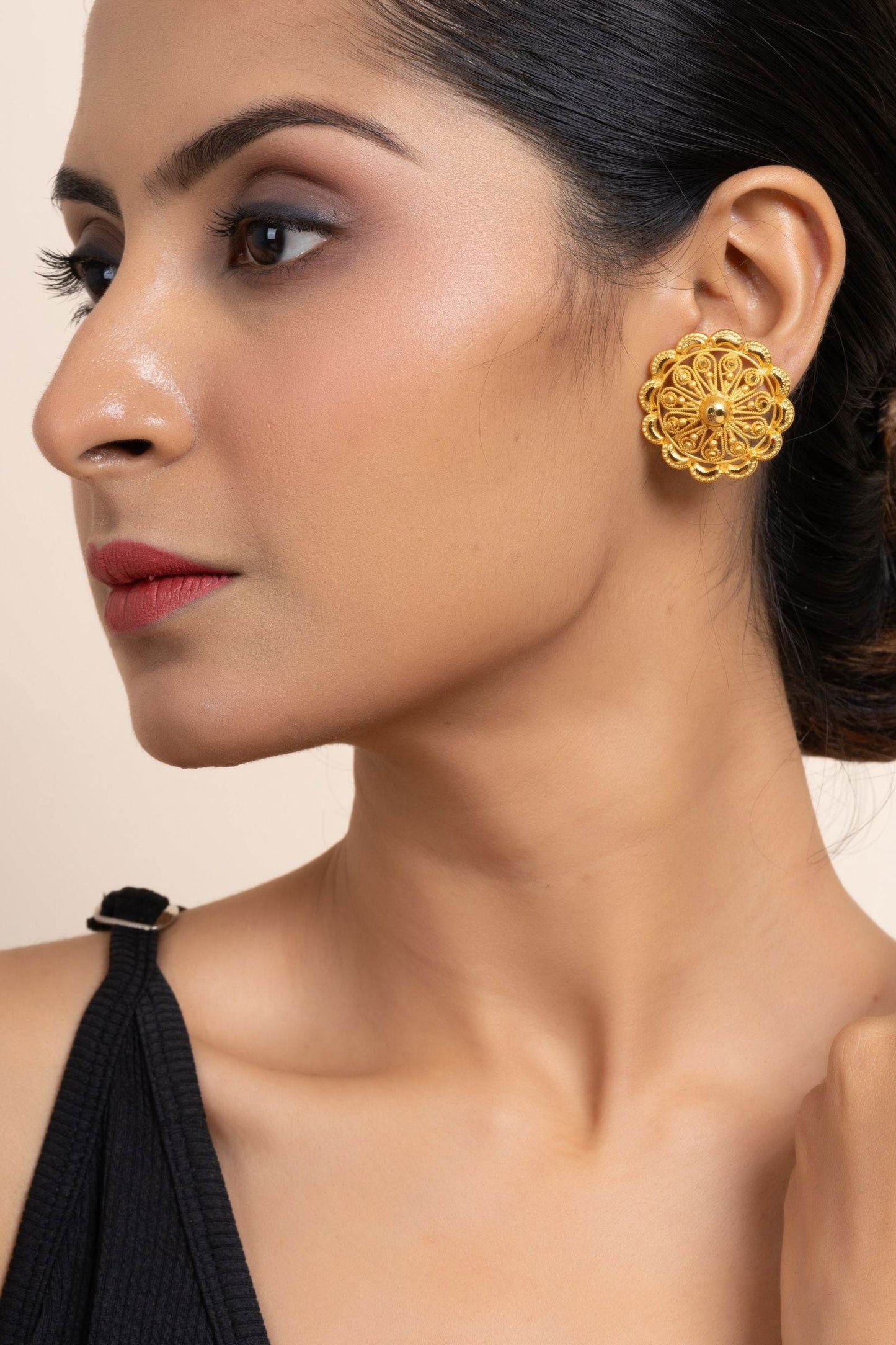 Gold Plated Floral Cutwork Stud Earrings - Exquisite Jewelry for All Occasions - Lookandadorn.com