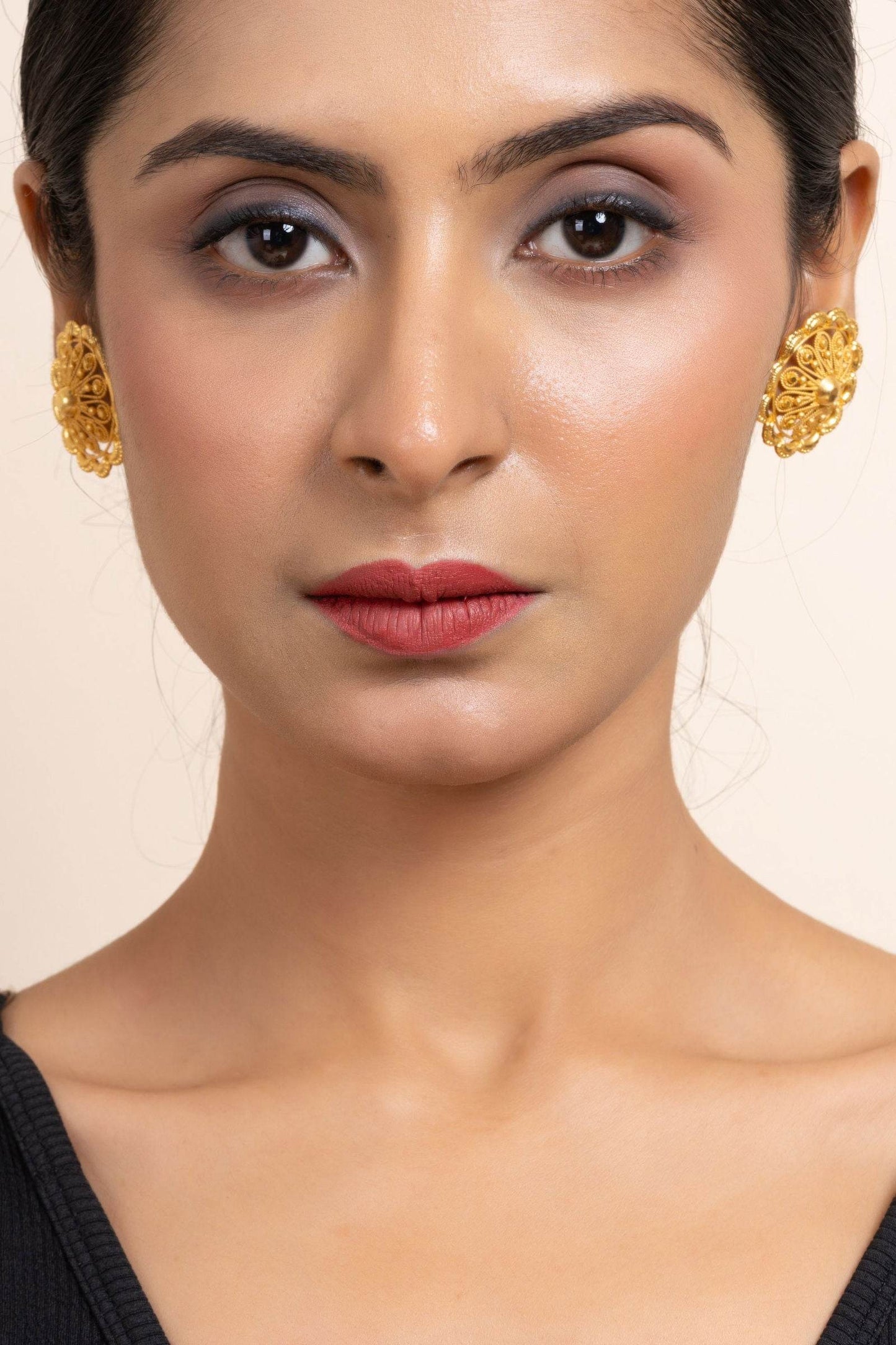 Gold Plated Floral Cutwork Stud Earrings - Exquisite Jewelry for All Occasions - Lookandadorn.com