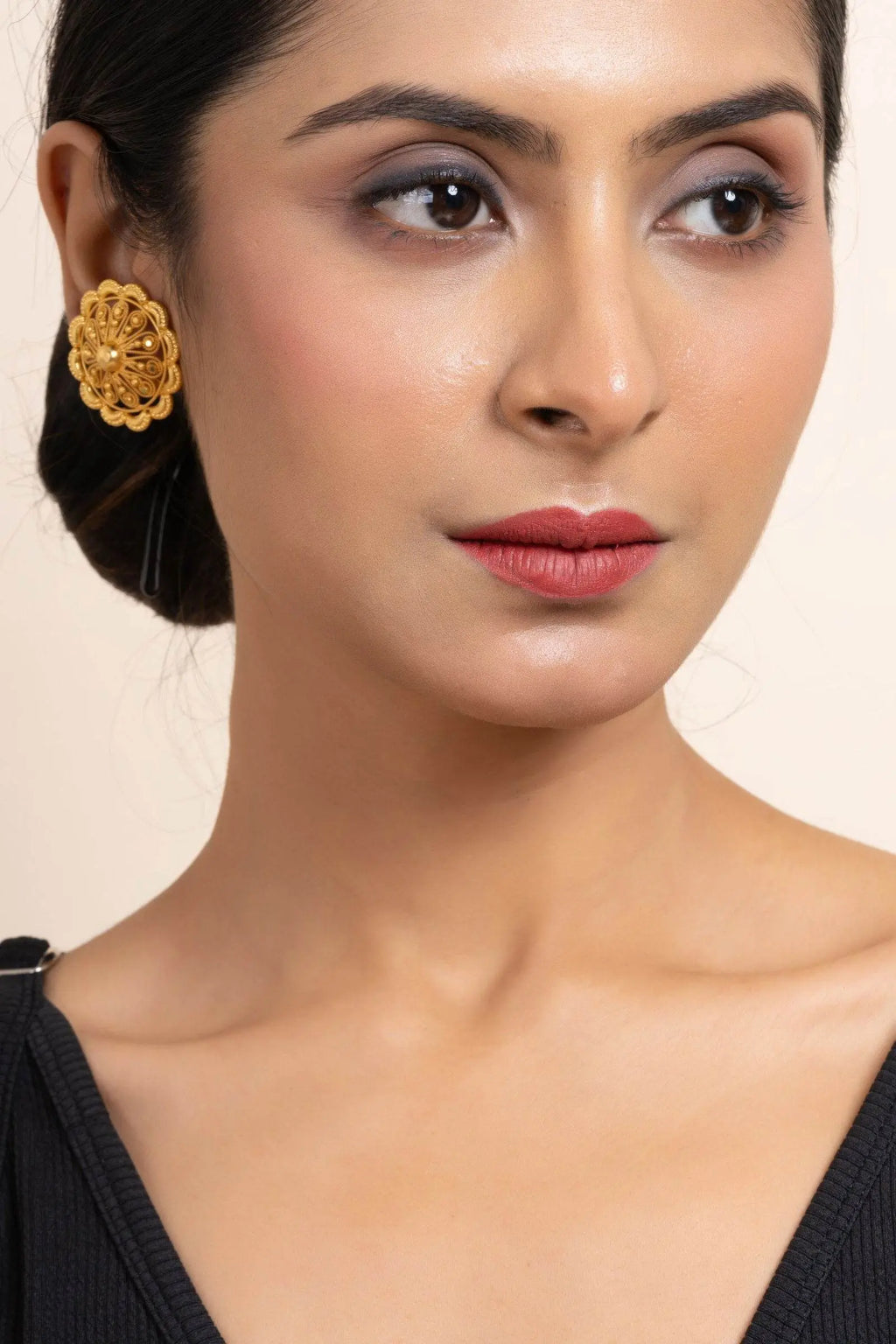 Gold Plated Floral Cutwork Stud Earrings - Exquisite Jewelry for All Occasions - Lookandadorn.com