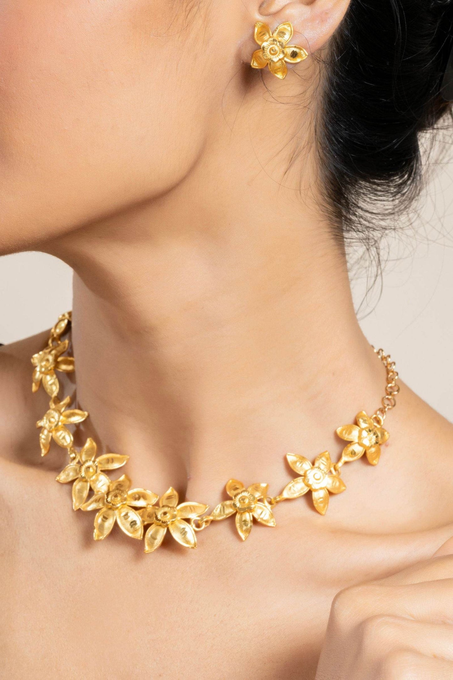 Gold Plated Floral Choker Necklace Set with Matching Stud Earrings