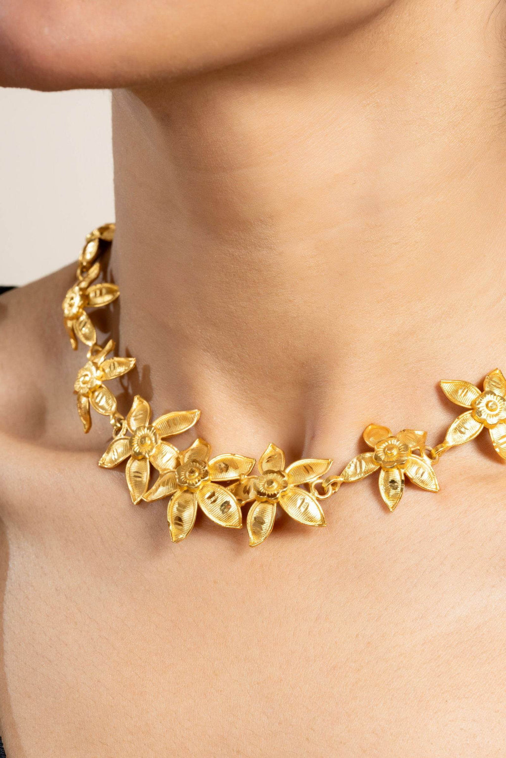 Gold Plated Floral Choker Necklace Set with Matching Stud Earrings – Exclusive Copper Jewelry - Lookandadorn.com