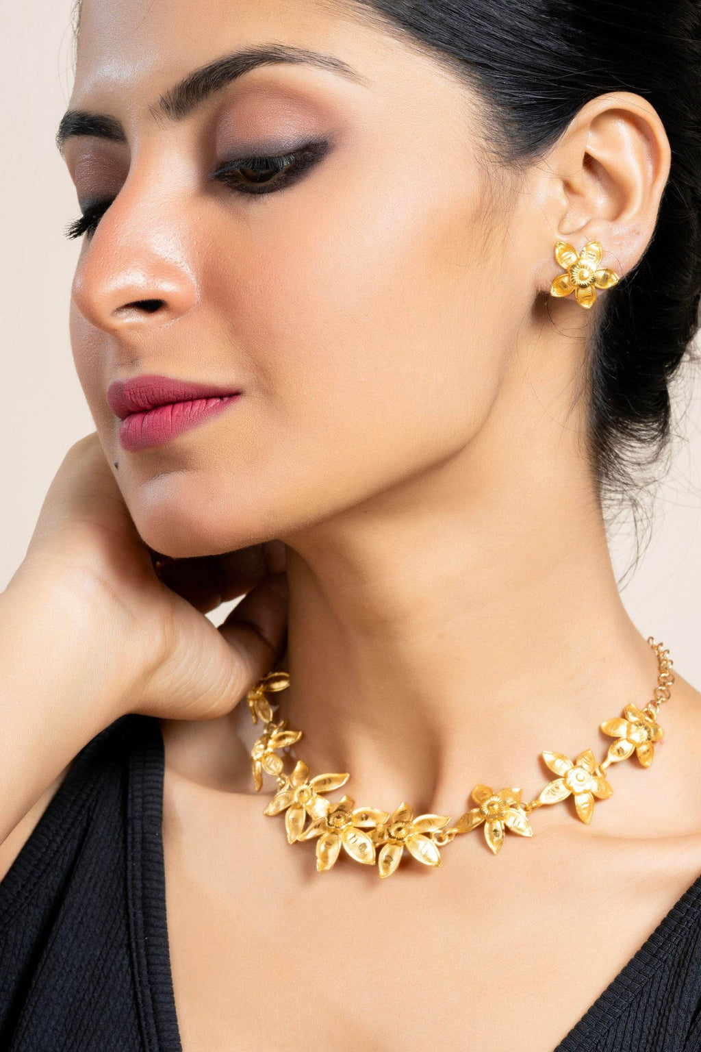Gold Plated Floral Choker Necklace Set with Matching Stud Earrings – Exclusive Copper Jewelry - Lookandadorn.com