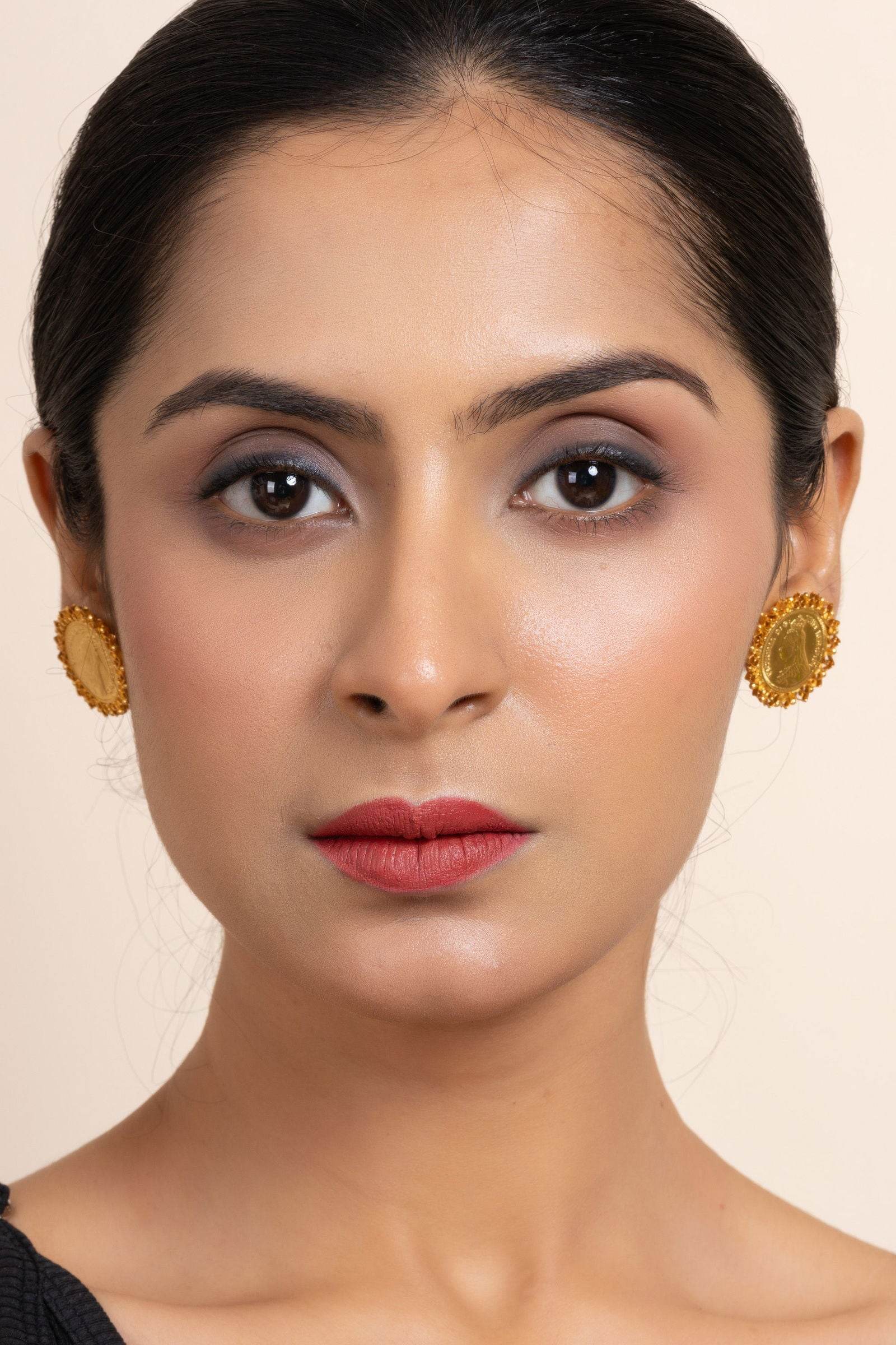 Gold Plated Guinea Coin Stud Earrings – Exquisite Jewelry for All Occasions - Lookandadorn.com
