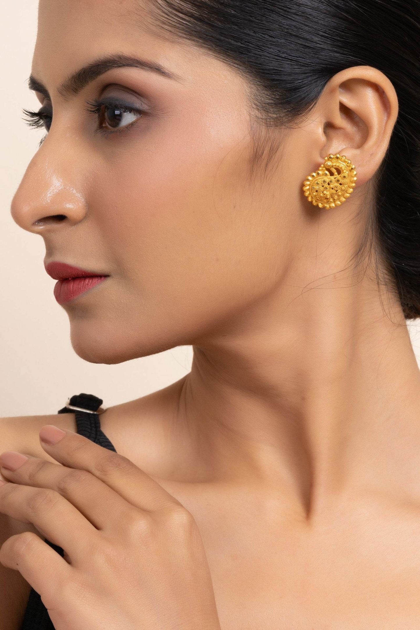 Gold Plated Paisley Stud Earrings – Exquisite Copper Jewelry for Timeless Elegance - Lookandadorn.com