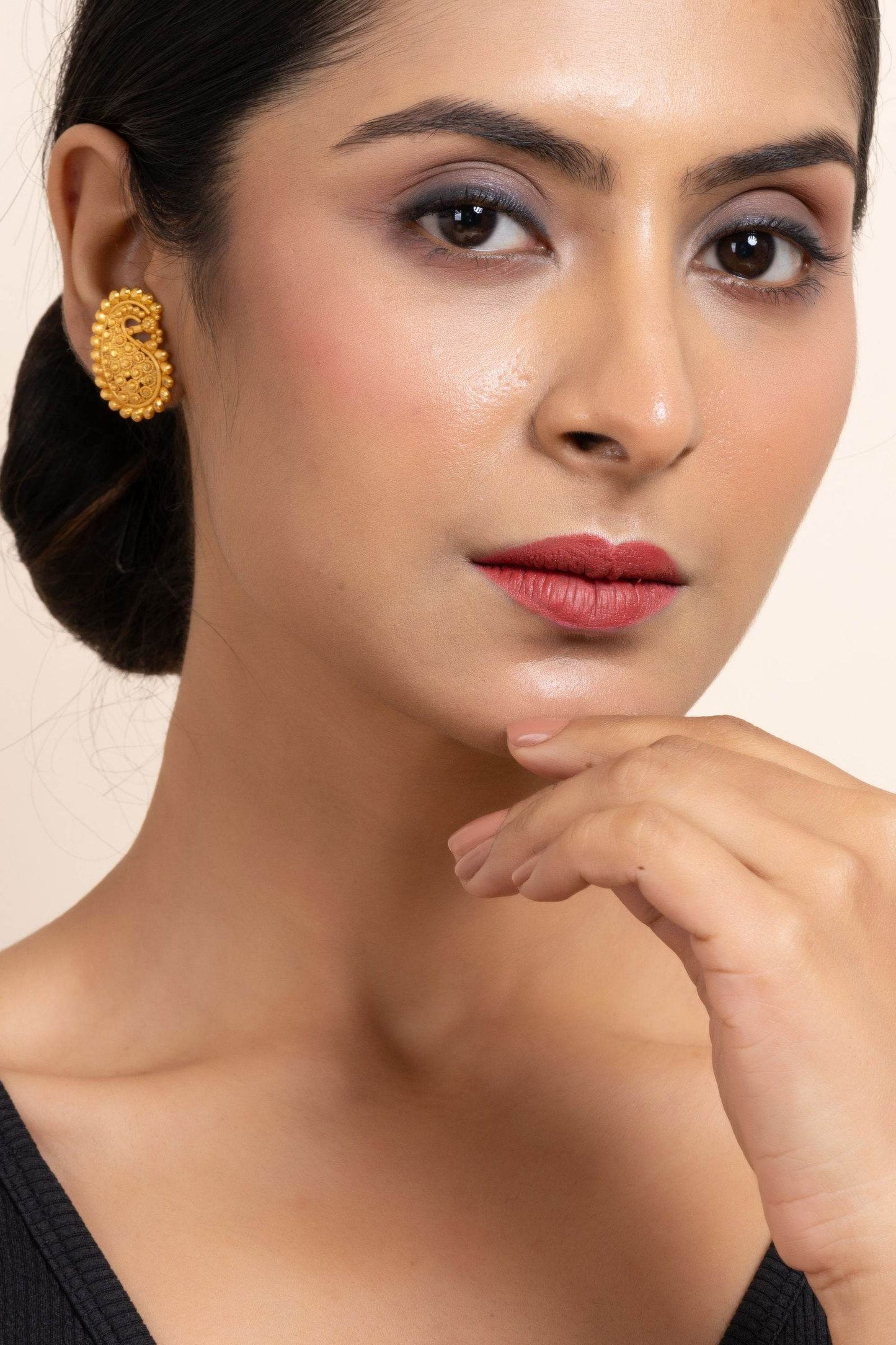 Gold Plated Paisley Stud Earrings – Exquisite Copper Jewelry for Timeless Elegance - Lookandadorn.com