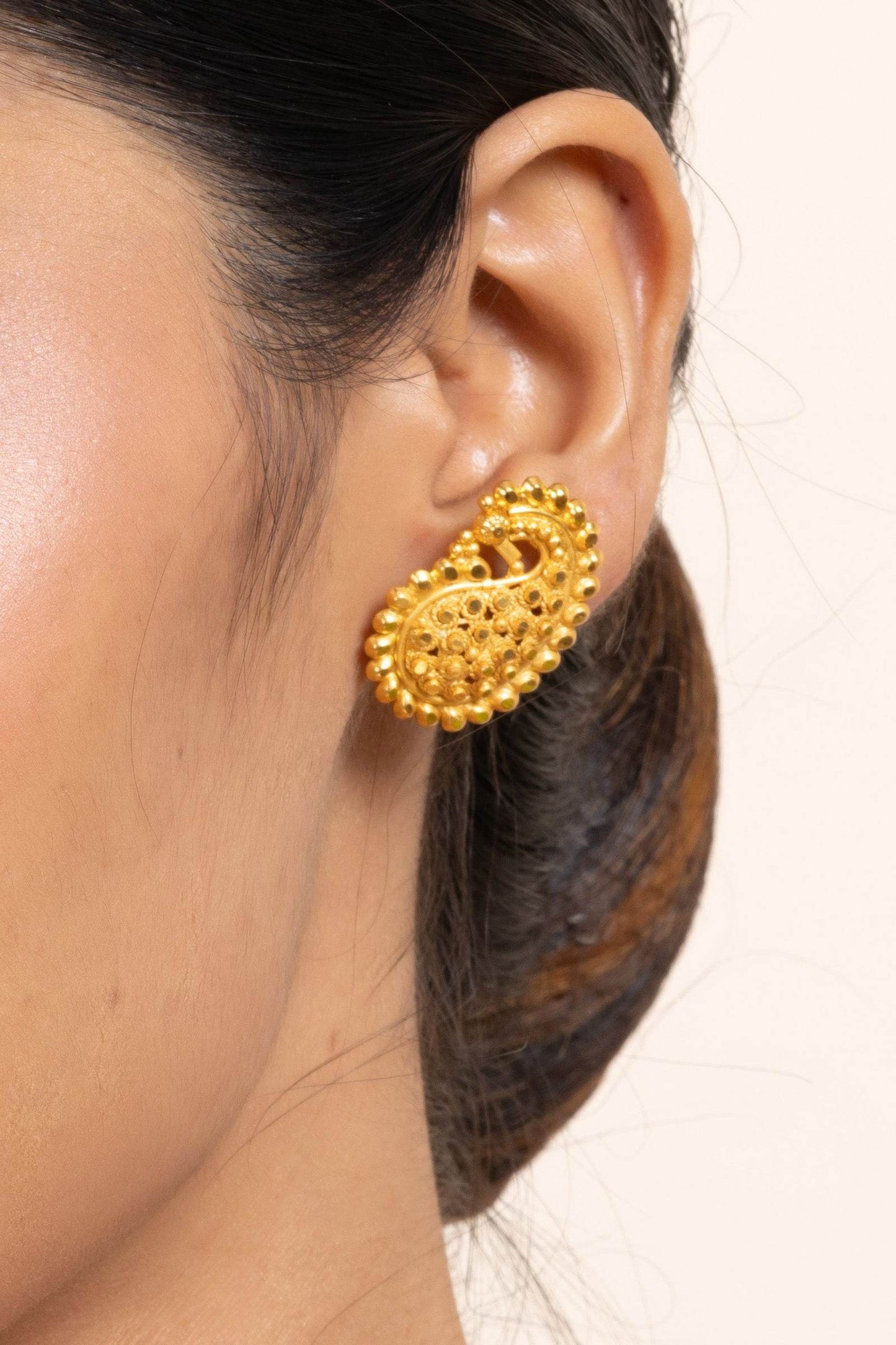 Gold Plated Paisley Stud Earrings – Exquisite Copper Jewelry for Timeless Elegance - Lookandadorn.com