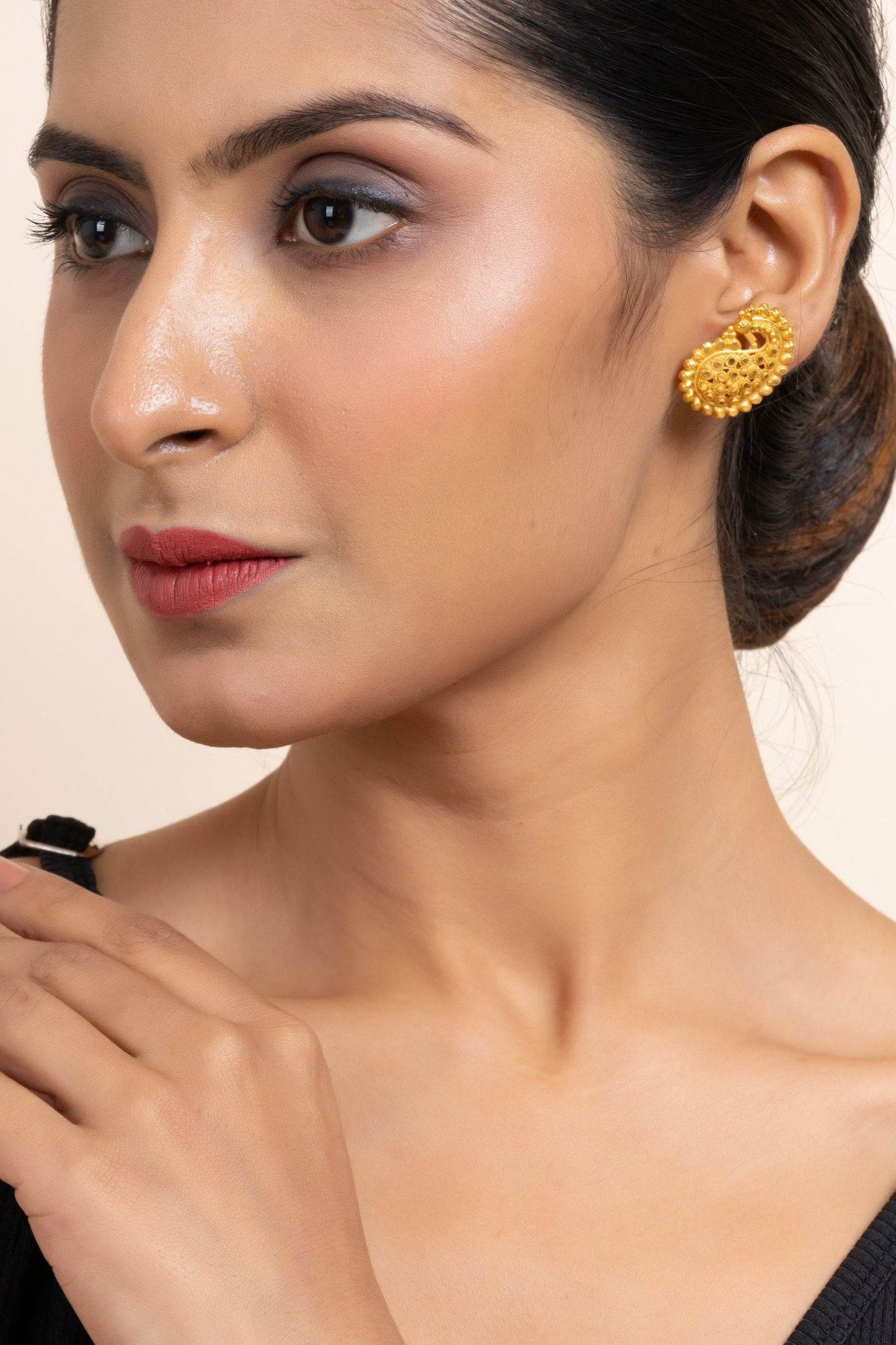 Gold Plated Paisley Stud Earrings – Exquisite Copper Jewelry for Timeless Elegance - Lookandadorn.com