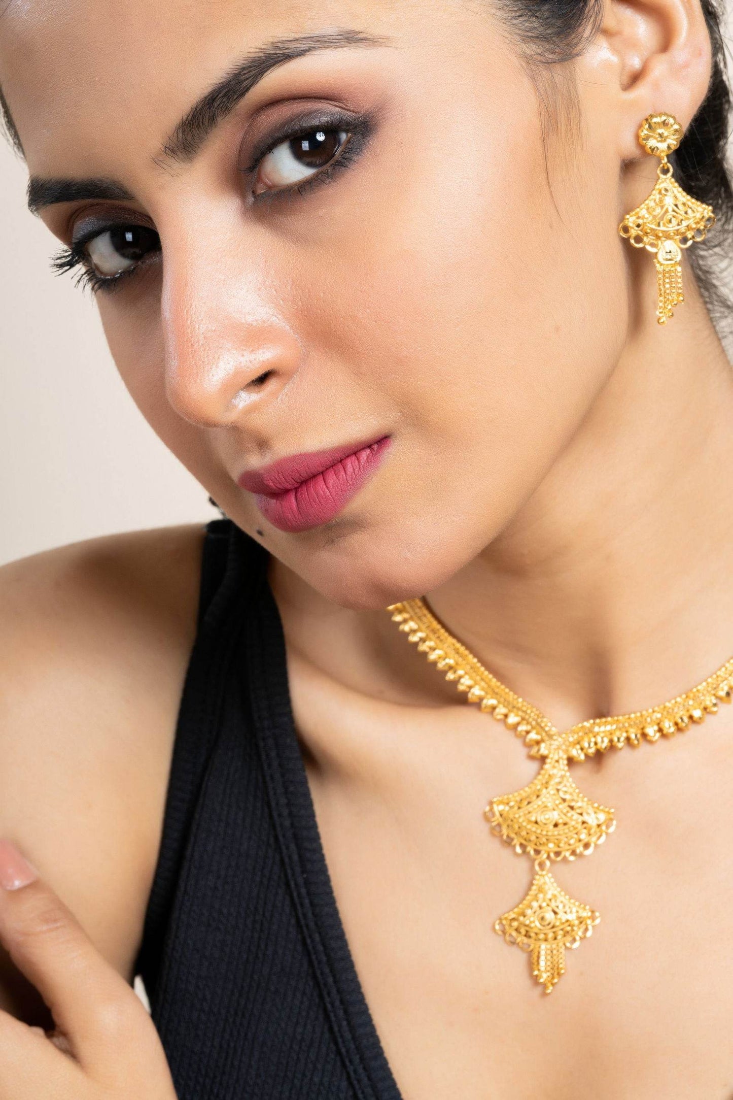 Gold Plated Sleek Necklace with Matching Stud Earrings Jewelry Set - Jewelry for All Occasions - Lookandadorn.com