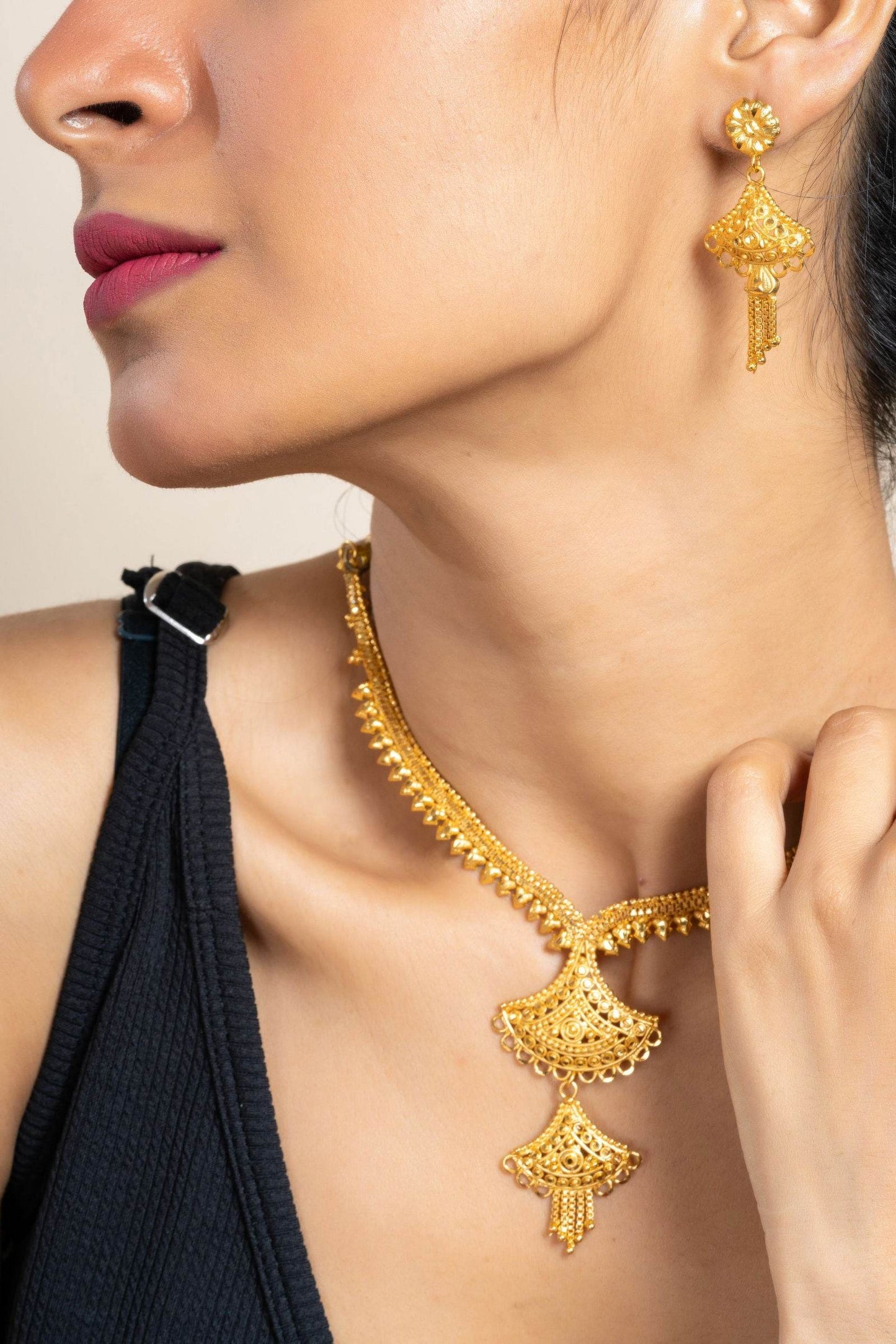 Gold Plated Sleek Necklace with Matching Stud Earrings Jewelry Set - Jewelry for All Occasions - Lookandadorn.com