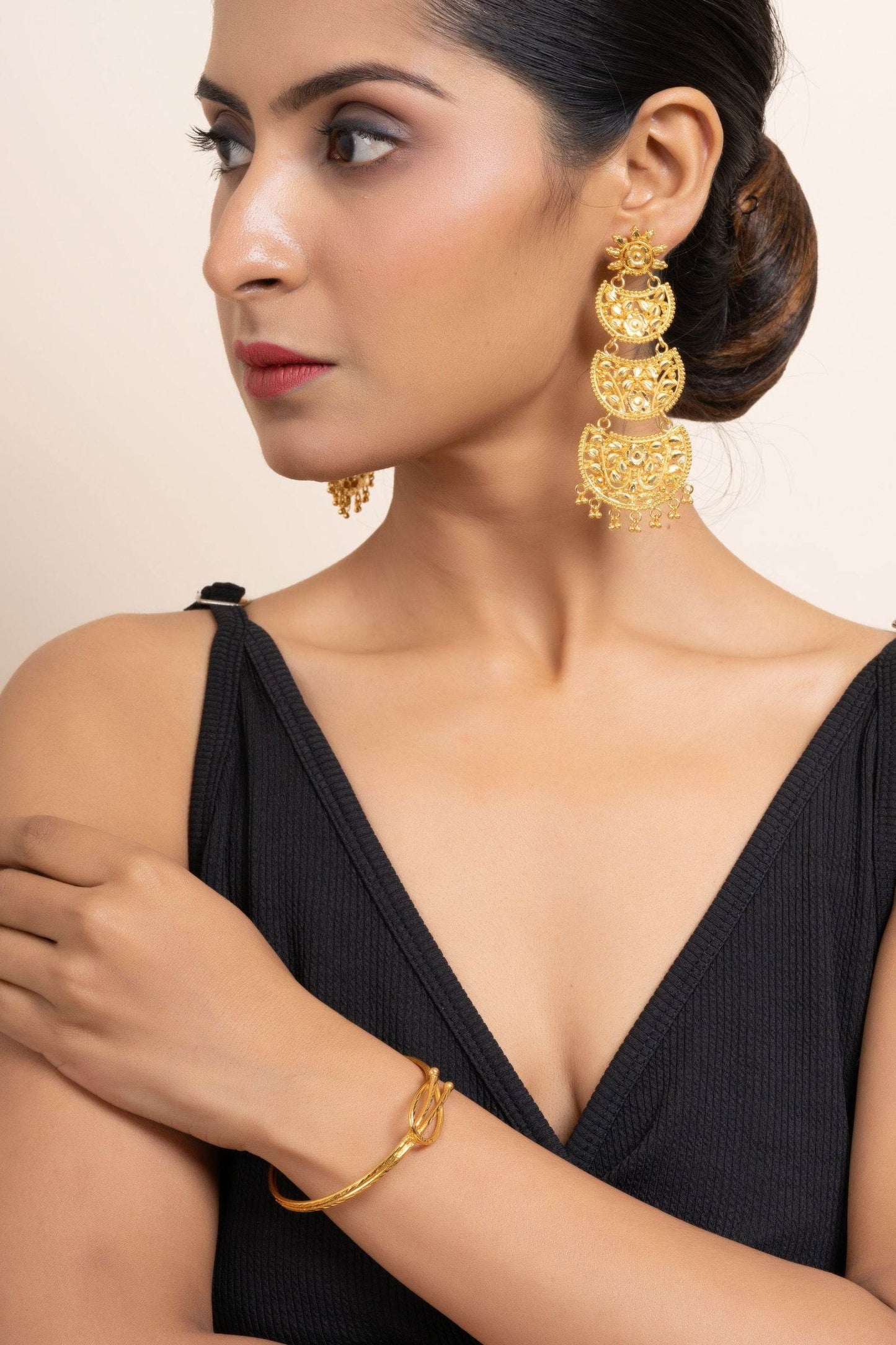 Gold Plated Twisted Noa Bangle - Copper Jewelry, Non-Allergic, Elegant Design for All Occasions - Lookandadorn.com