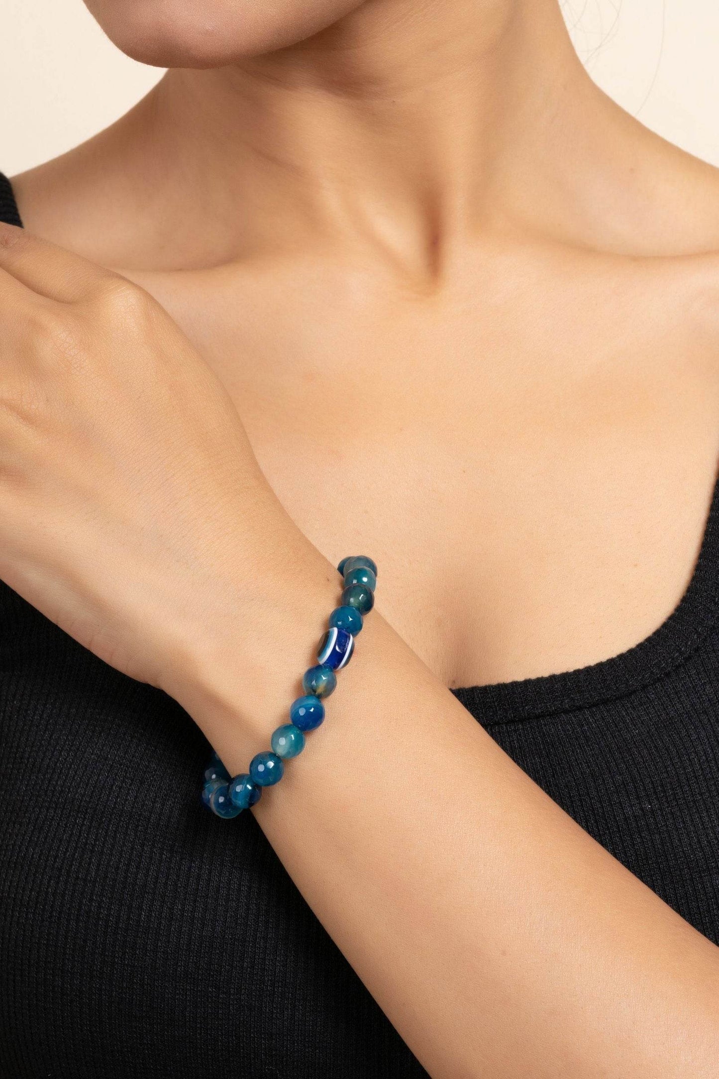 Handmade Blue Evil Eye Bracelet with Semi Precious Onyx for Unique Elegance - Lookandadorn.com