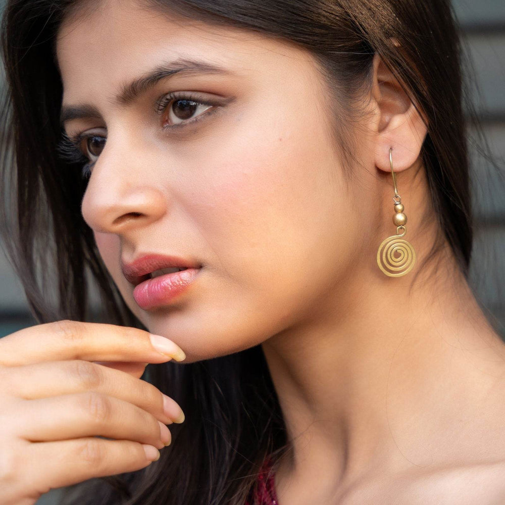 Handcrafted Lightweight Dokra Brass Round Spiral Earrings - Artisanal Spiral Design Jewelry Piece - Lookandadorn.com