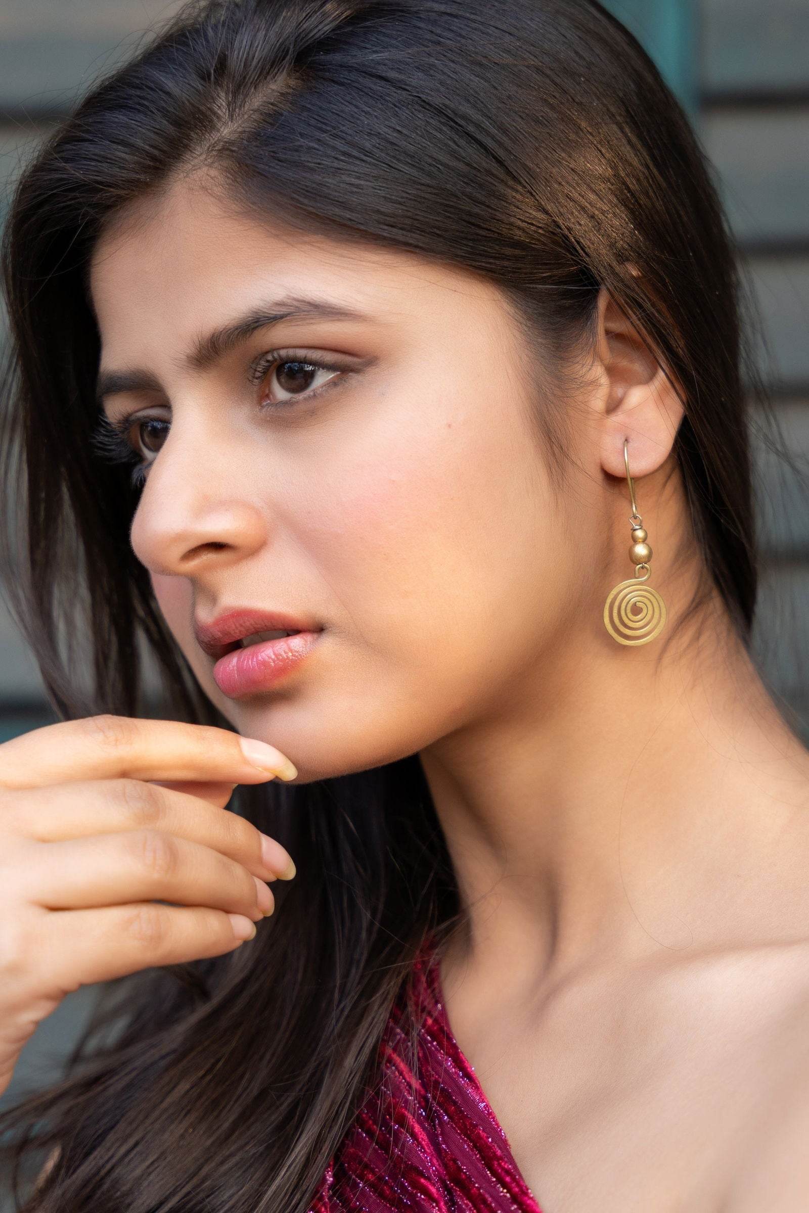 Handcrafted Lightweight Dokra Brass Round Spiral Earrings - Artisanal Spiral Design Jewelry Piece - Lookandadorn.com