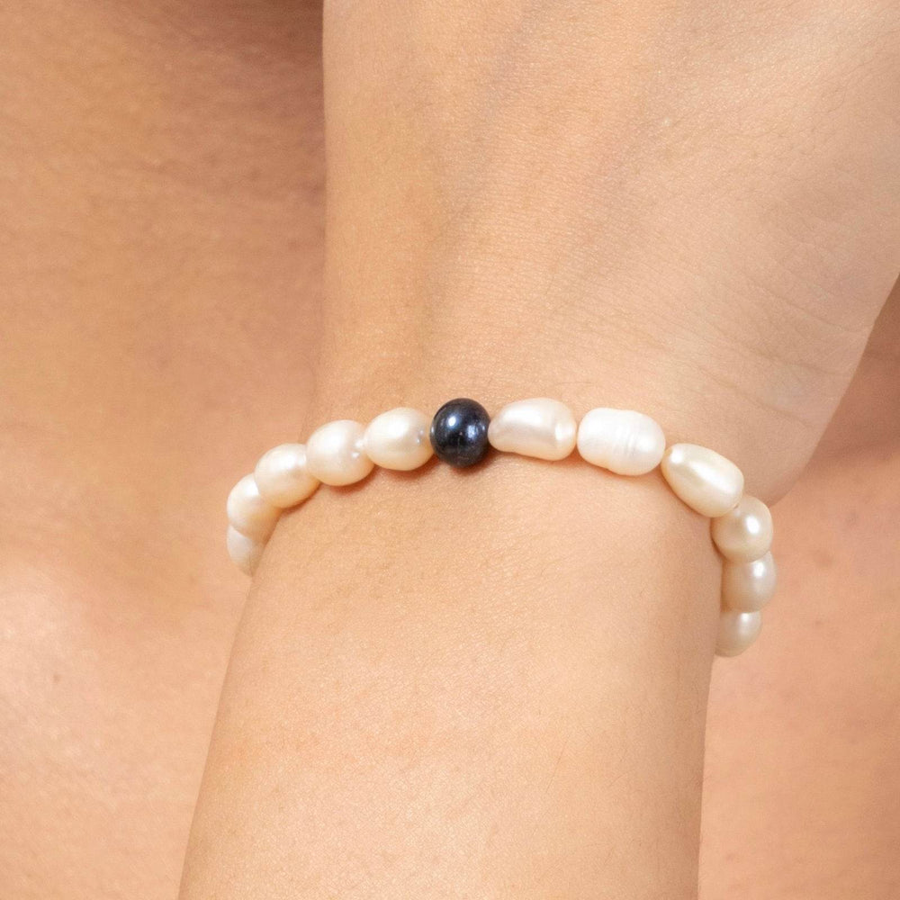 Handmade Freshwater Pearl Bracelet With Beige And Black Pearls - Elegant Sophistication For Any Outfit - Lookandadorn.com