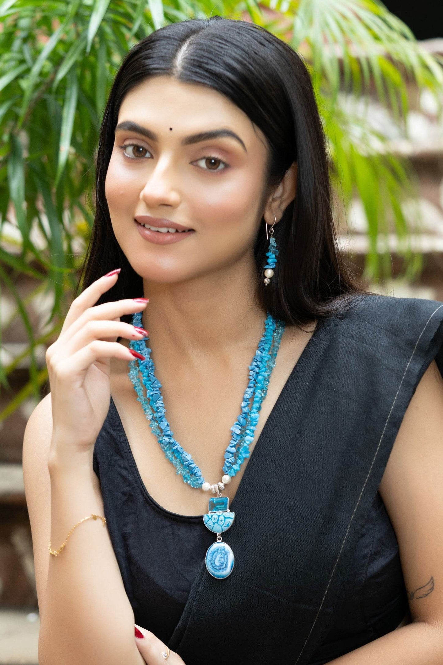 Handmade Shades of Blue Semi Precious Agate Stone Chips Necklace and Earrings Jewelry Set - Lookandadorn.com