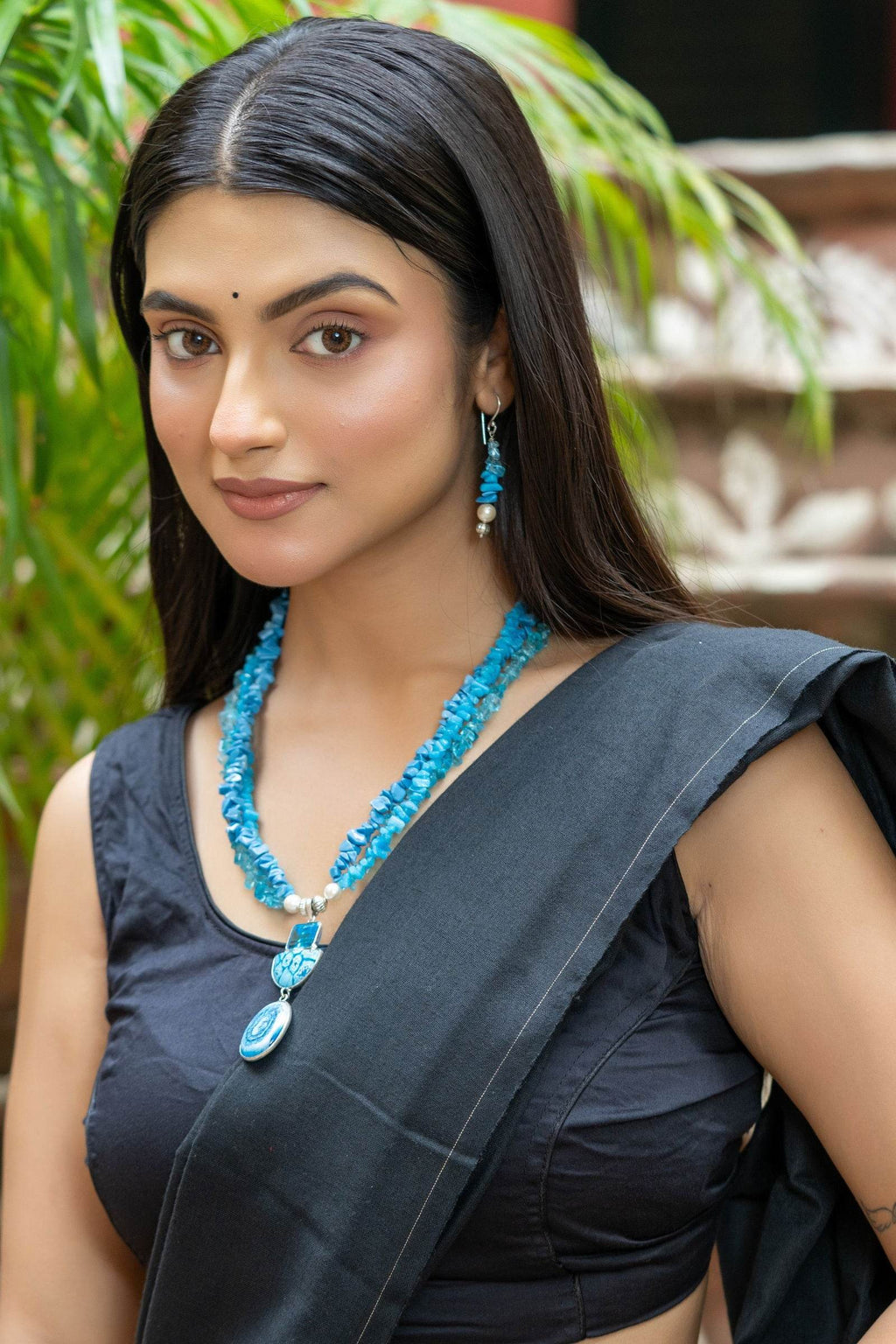 Handmade Shades of Blue Semi Precious Agate Stone Chips Necklace and Earrings Jewelry Set - Lookandadorn.com