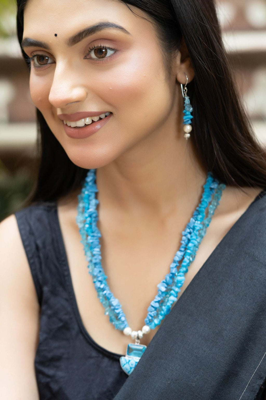 Handmade Shades of Blue Semi Precious Agate Stone Chips Necklace and Earrings Jewelry Set - Lookandadorn.com