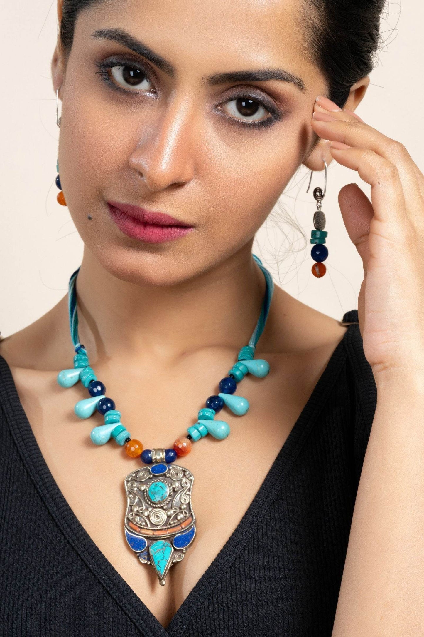 Handmade Turquoise Drop Tibetan Pendant Necklace with Earrings Jewelry Set & Adjustable Dori - Lookandadorn.com