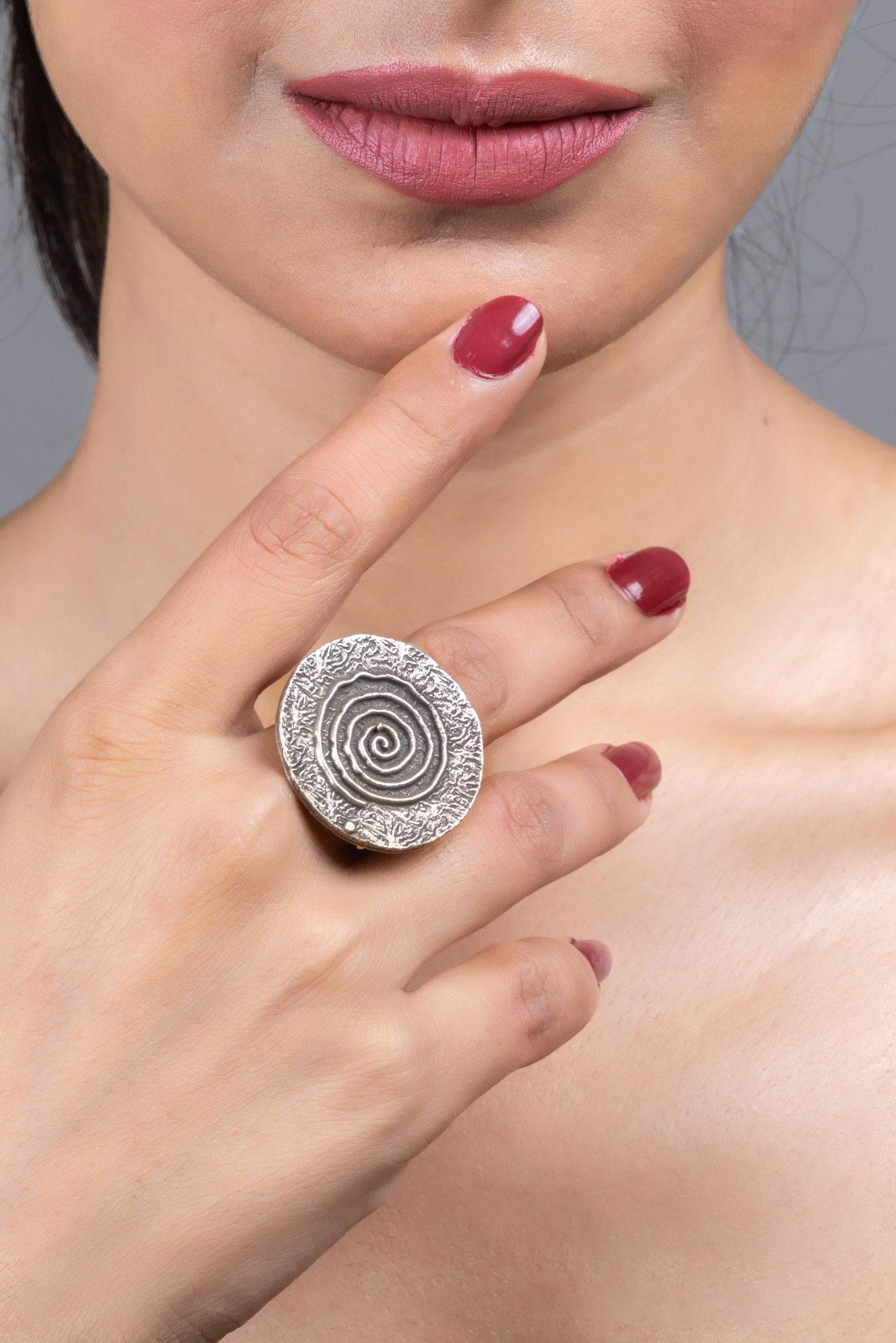 Round finger ring shop