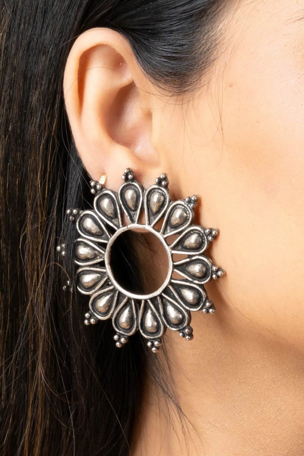 Oxidized Silver Replica Hollow Floral Stud Earrings - Lookandadorn.com