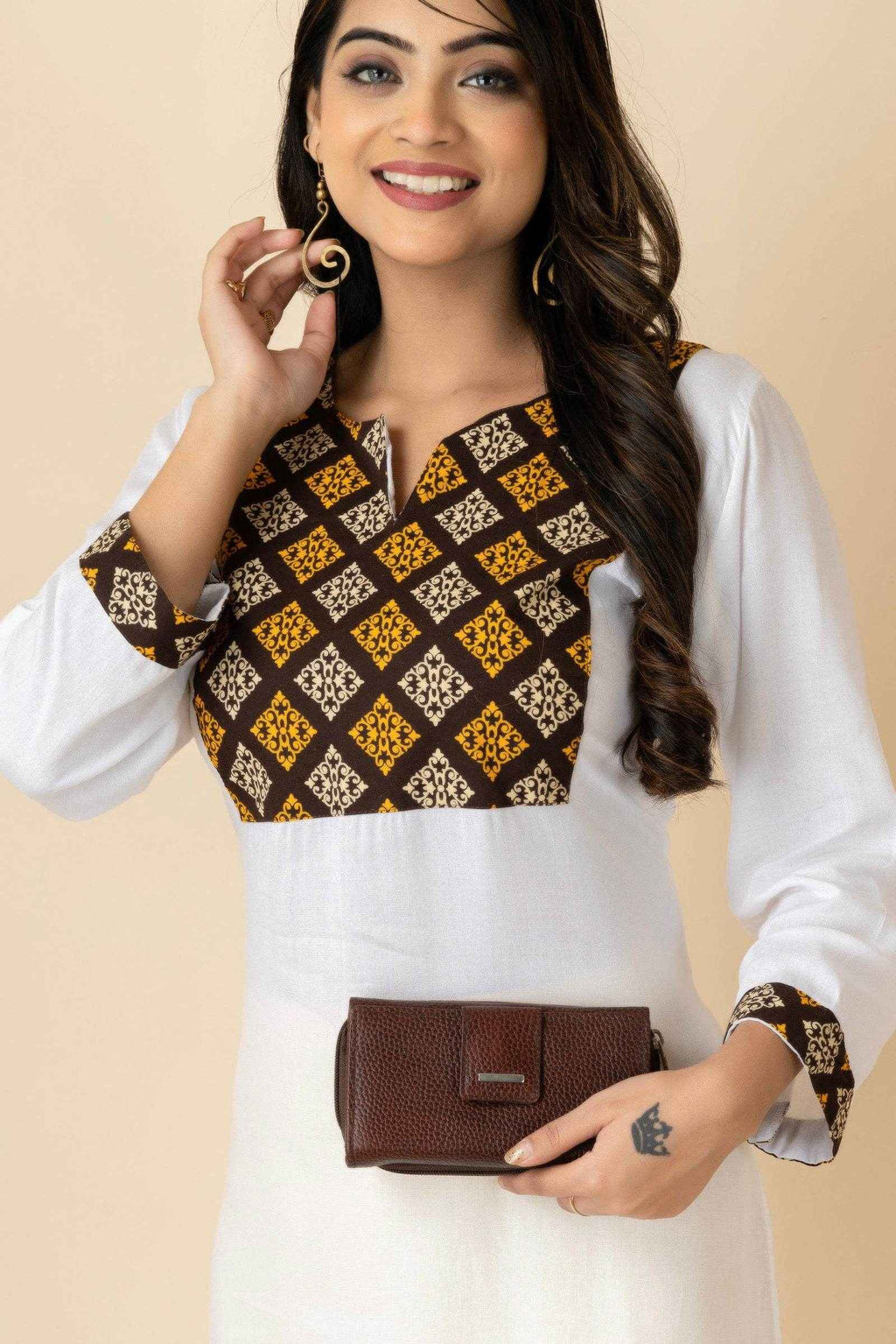 Handcrafted Genuine Leather Wallet For Women - Brown Double Flip Clutch With 6 Compartments - Lookandadorn.com