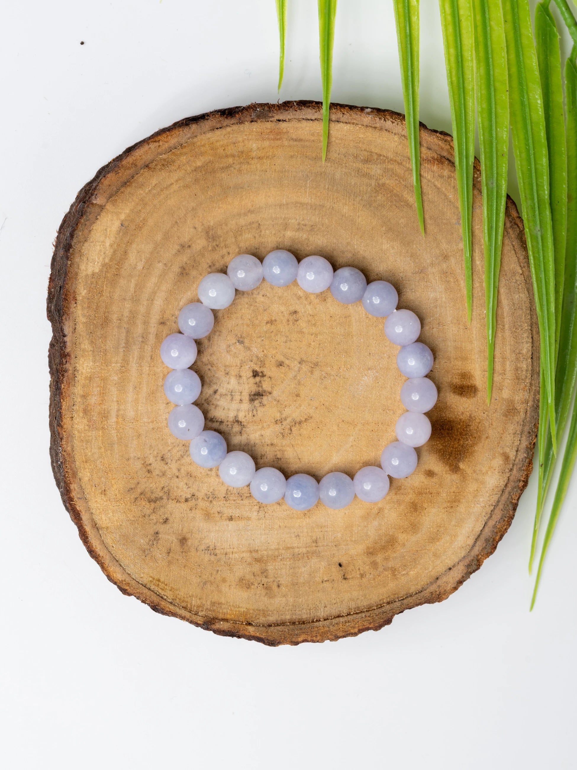 Aquamarine bracelet made of smooth gemstones, perfect for adding a touch of elegance to any outfit