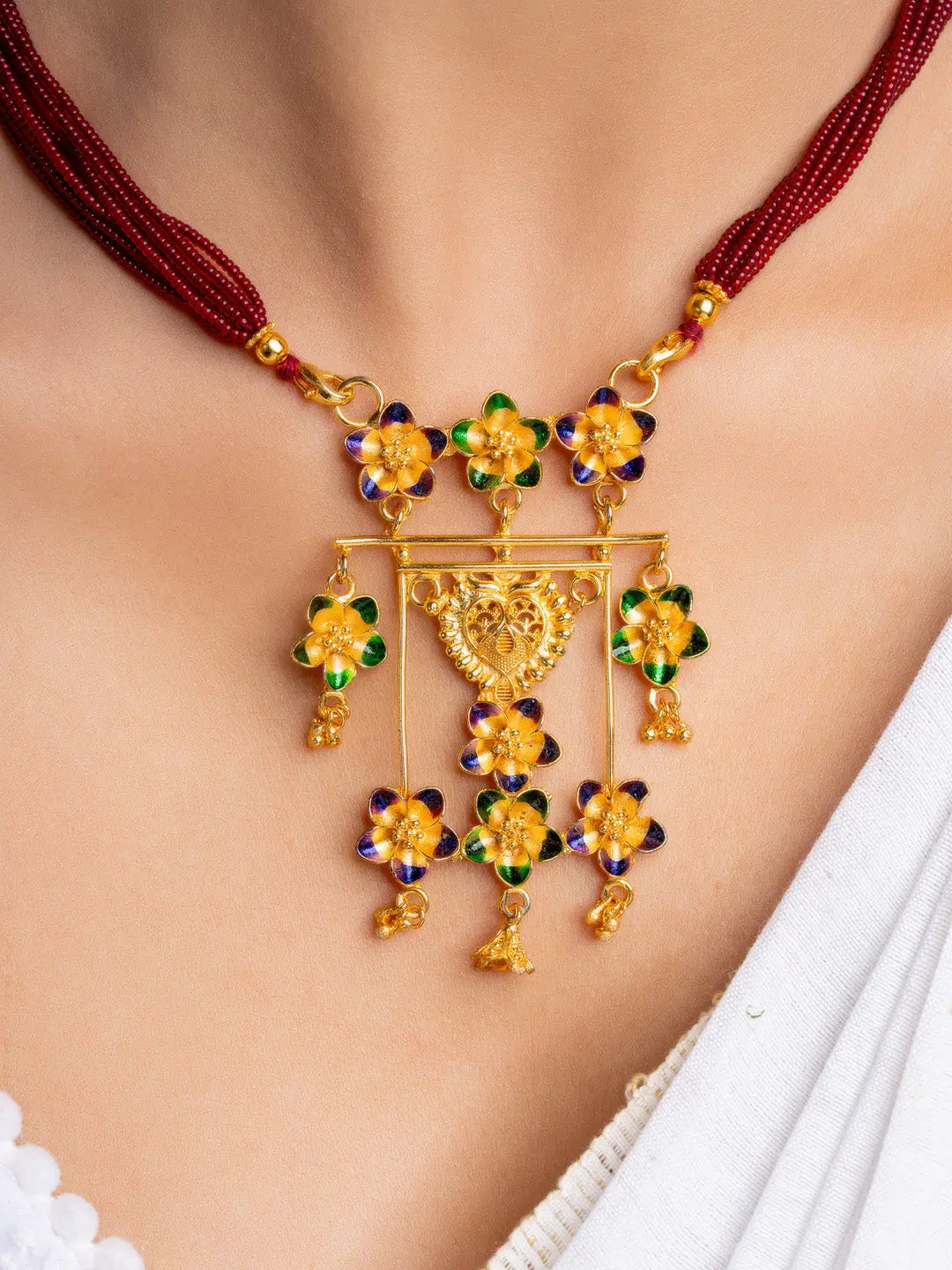 LOOK AND ADORN gold plated necklace with colorful floral design and red thread detailing