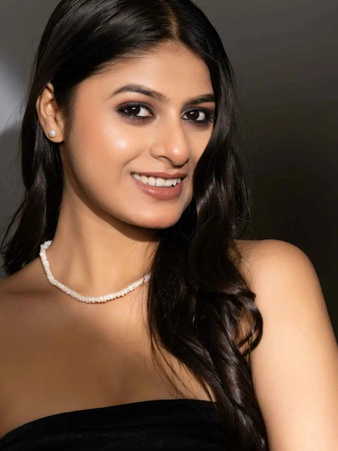 Elegant handmade pearl necklace set featuring lustrous white pearls for a timeless look