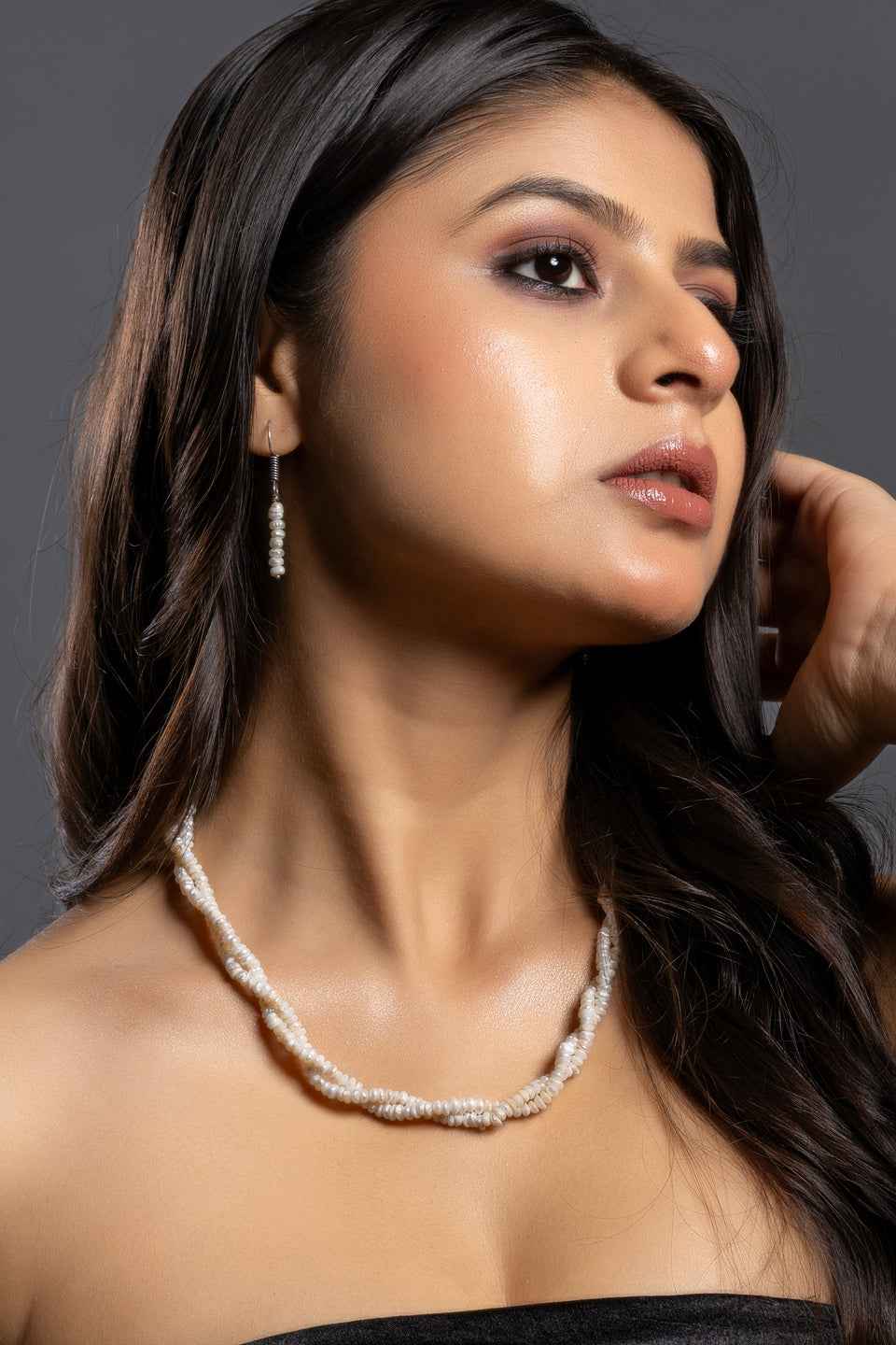 Handmade pearl necklace set featuring delicate white pearls, perfect for elegant occasions