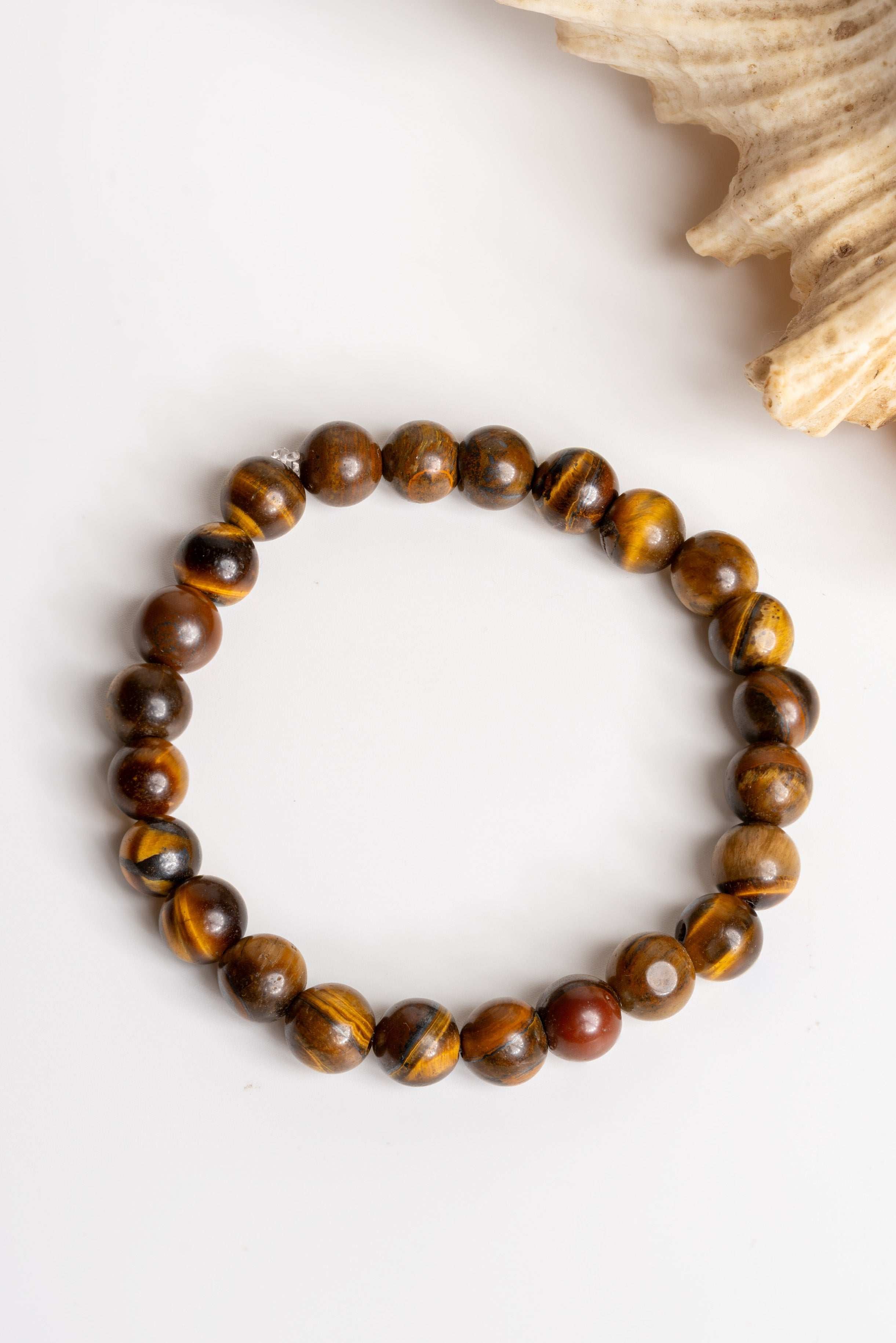 LOOK AND ADORN Tiger Eye bracelet made of polished gemstone beads for stylish wear