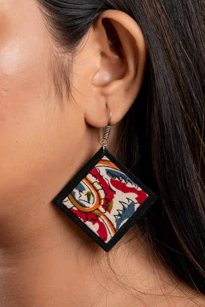 Handcrafted Red Black Kalamkari Fabric Neckpiece Set with Adjustable Dori and Earring